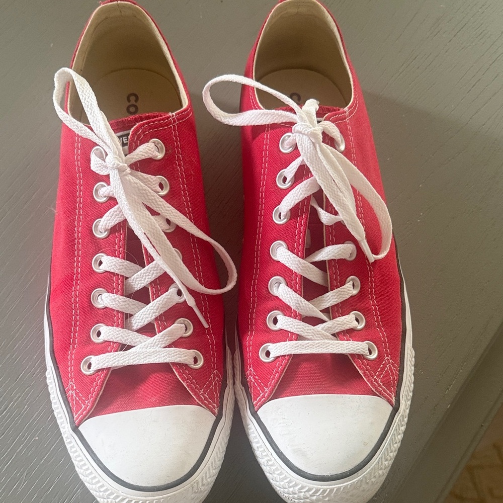 Men’s Red Converse Size 11